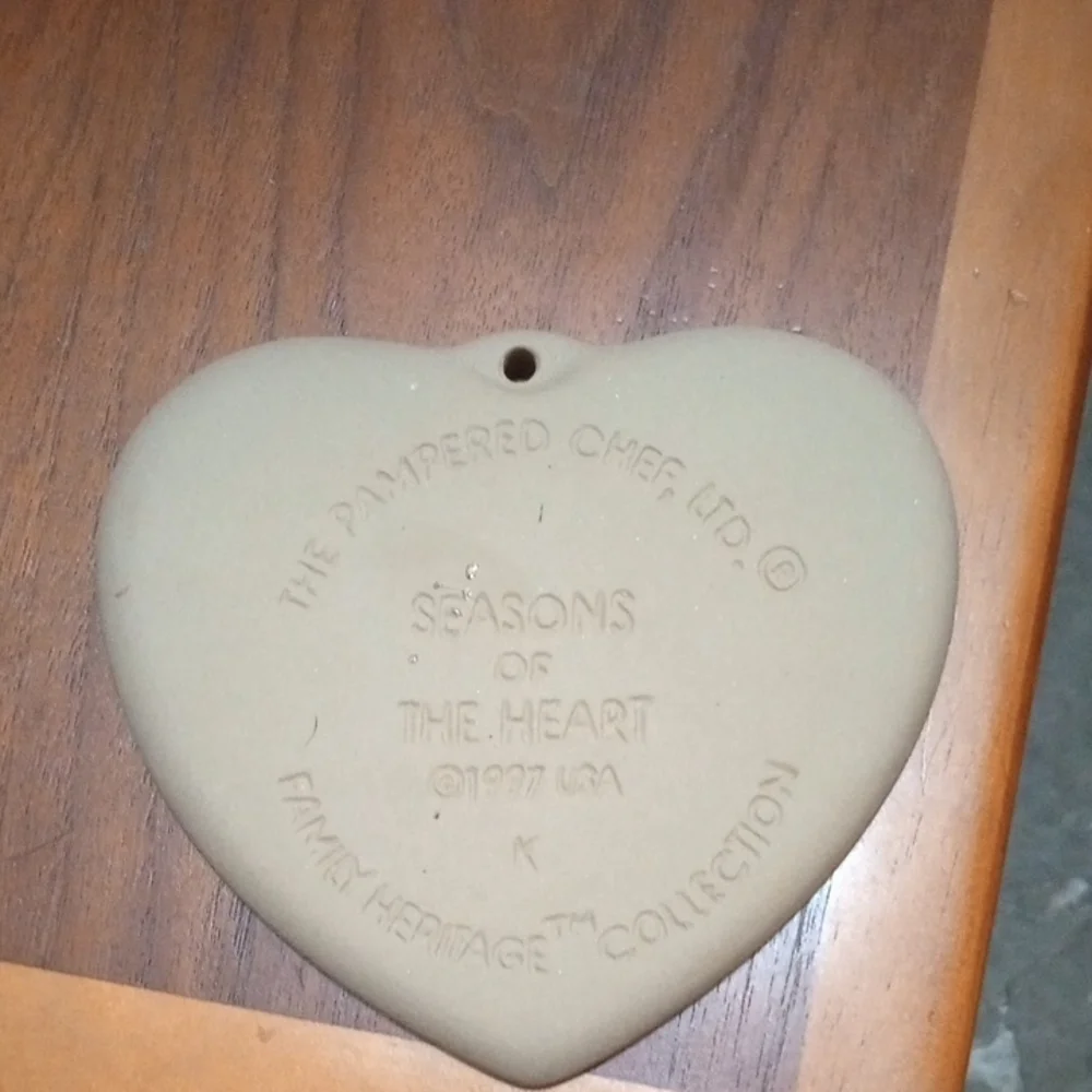 🍪 Pampered Chef “Seasons of the Heart” Cookie Press / Mold – Family Heritage